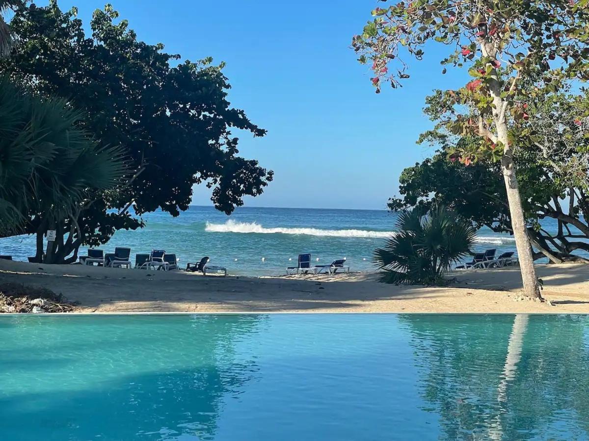 Villa Irie Vibes Ocean View à Negril Extérieur photo